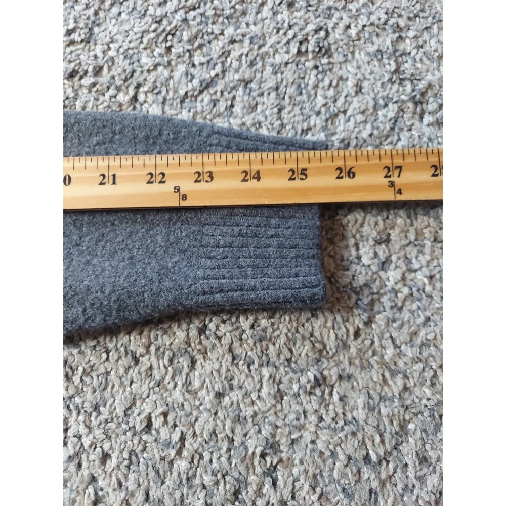 GAP crewneck sweater